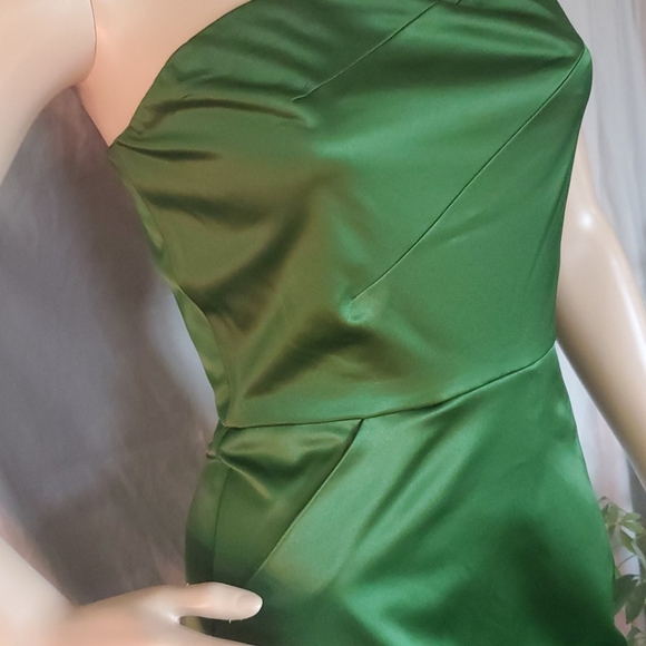Green Dress - Picture 2 of 6